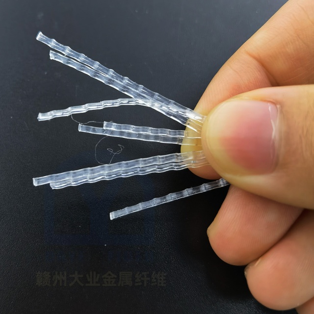 波浪白色合成粗纤维